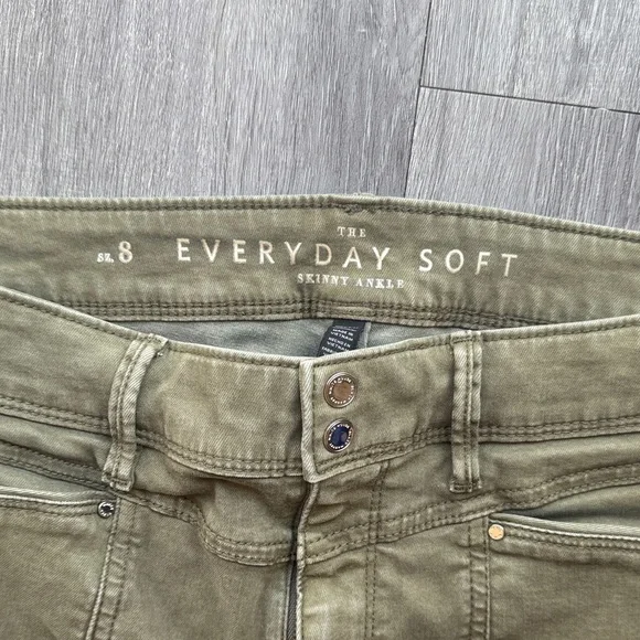 White House Black Market “Everyday Soft” Skinny Ankle Jeans – Size 8 - Picture 2 of 7